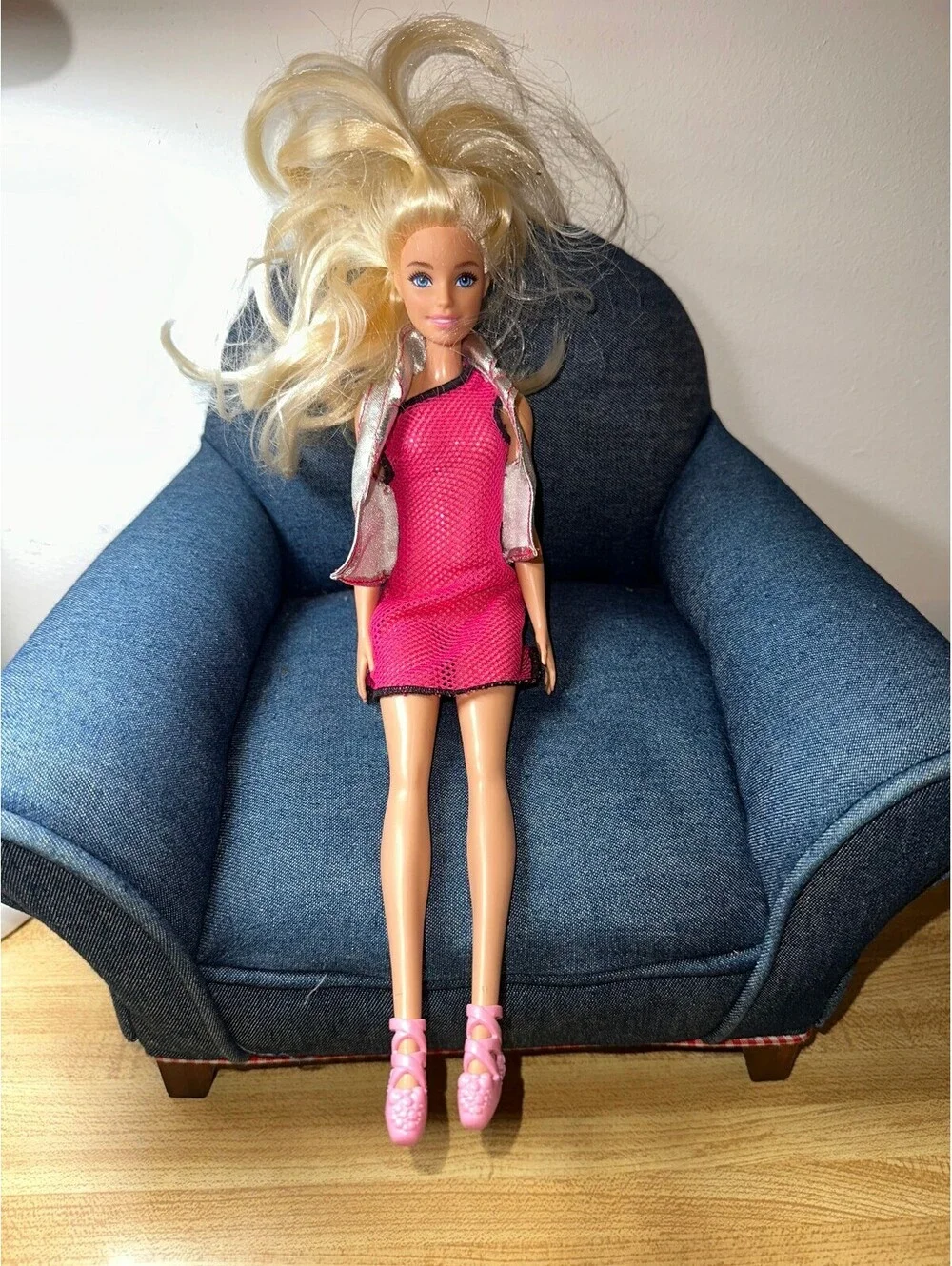 Mattel Barbie Fashionistas Doll Muse Type Pose Redressed